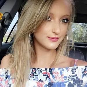 Meet your Posher, Kelli